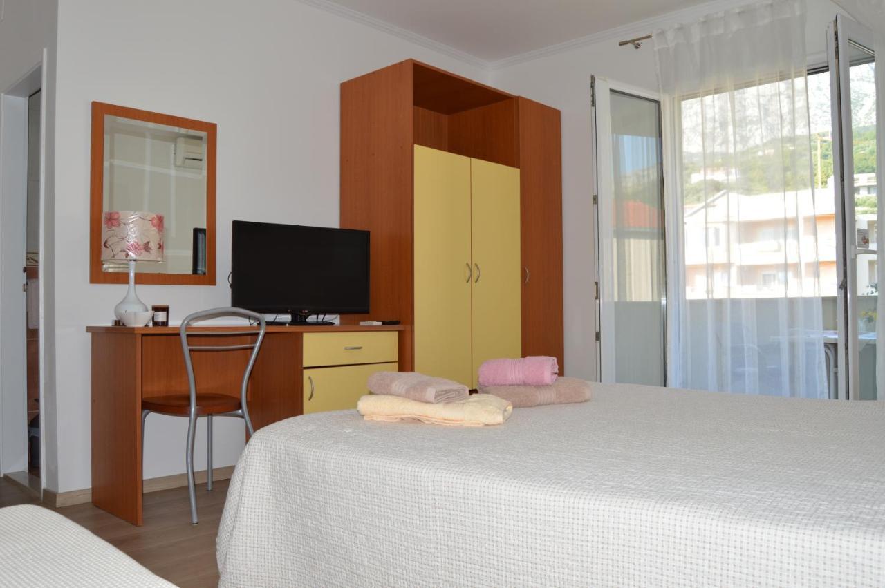 Rooms & Apartments Villa Anka Tučepi Extérieur photo