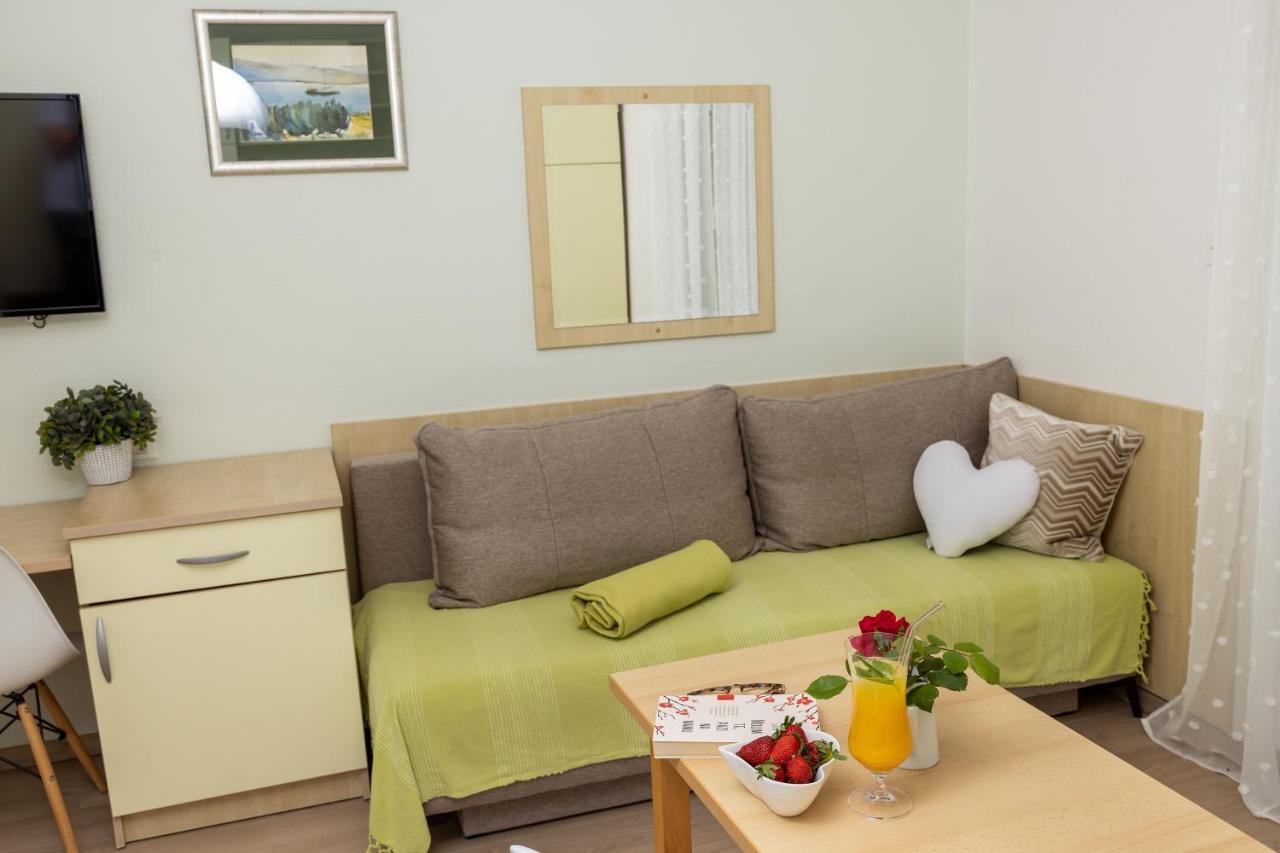 Rooms & Apartments Villa Anka Tučepi Extérieur photo